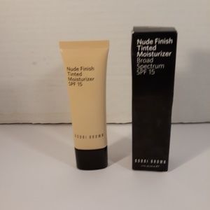 Bobbie Brown Nude Finish Tinted Moisturizer